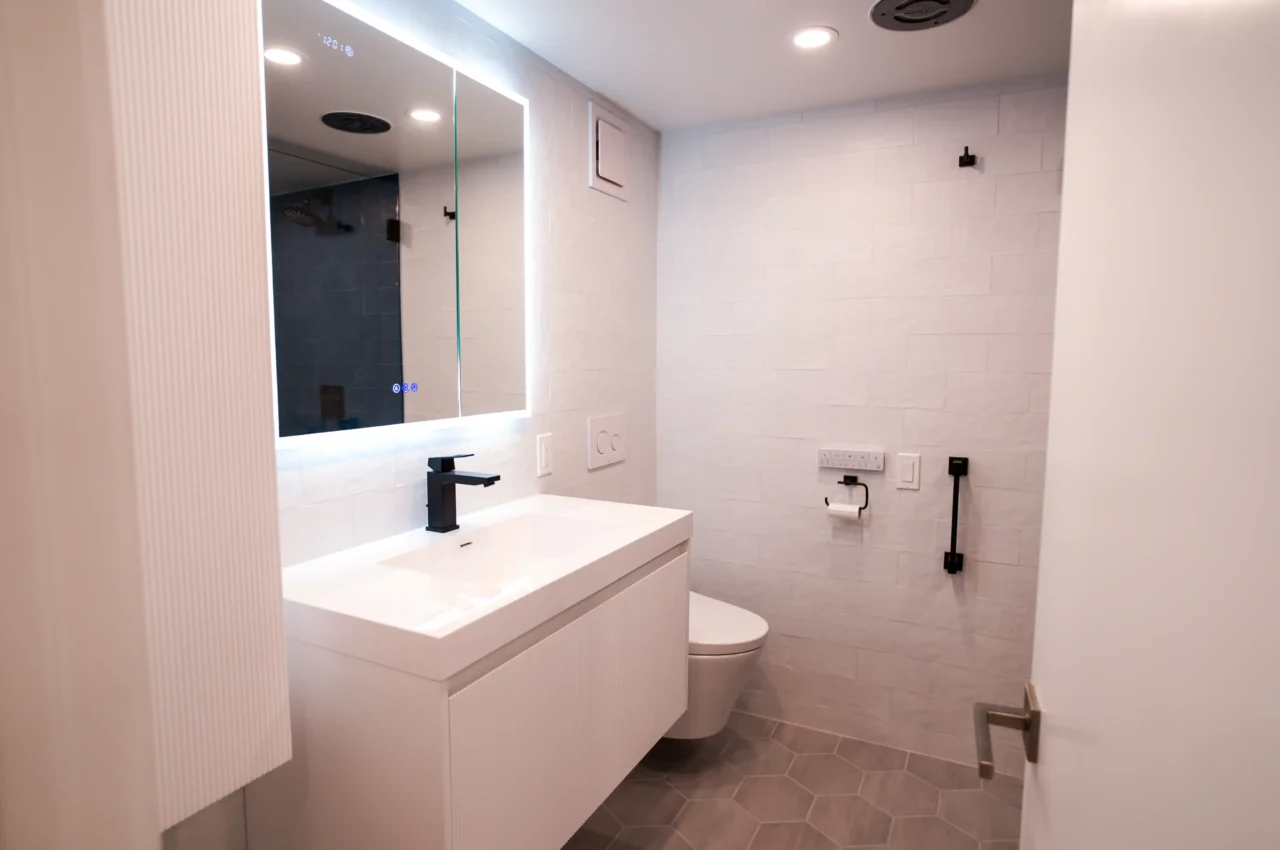 Washroom-with-basin Washroom-with-basin